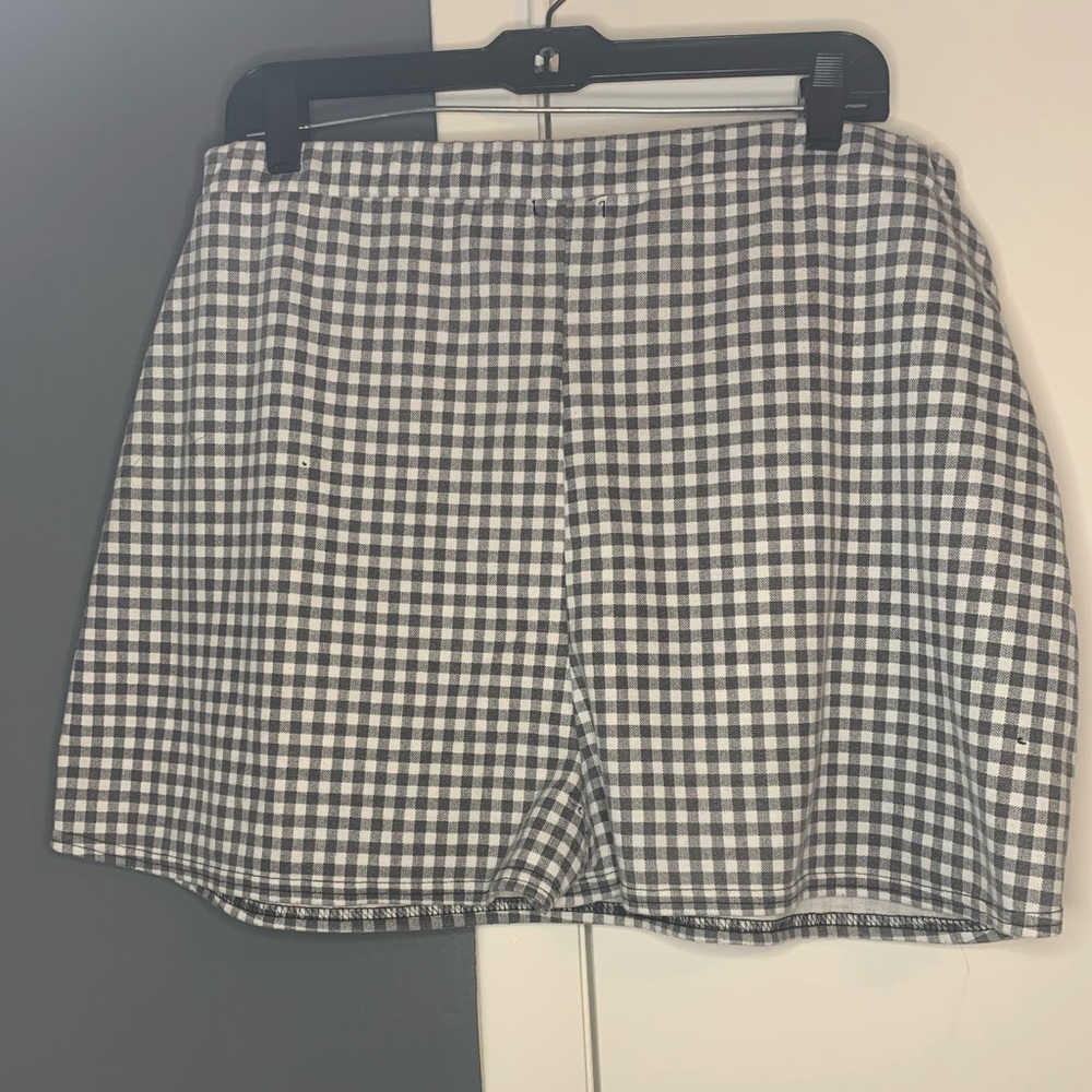 Boohoo skort / shorts show in the back